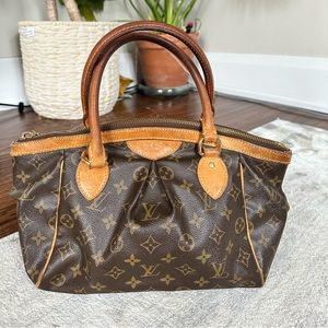 😍Authentic Louis Vuitton Tivoli PM😍